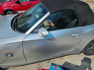 bmw z4 e85 2.5i  incidentata