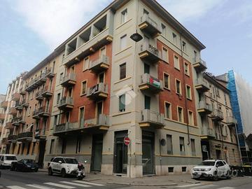 NEGOZIO A TORINO