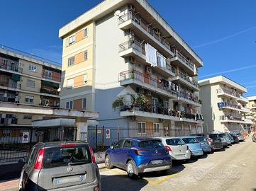 3 LOCALI A POMIGLIANO D'ARCO