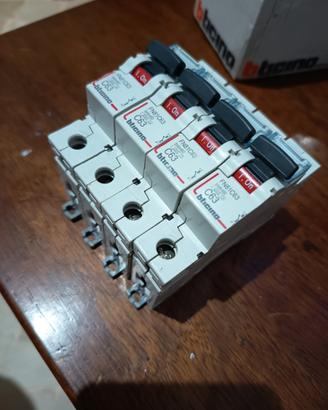 stock 16 Bticino interruttori magnetotermici