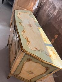 Credenza veneziana