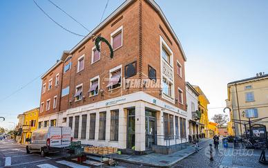 AMPIO QUADRILOCALE IN PIENO CENTRO