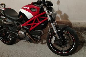 ducati monster 796 