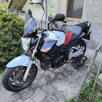 Suzuki gsr 600