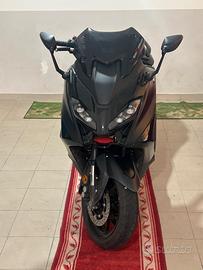 Yamaha Tmax 560