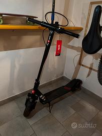 Monopattino elettrico aprilia esr2