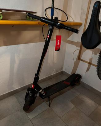 Monopattino elettrico aprilia esr2