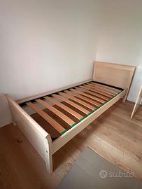 2 strutture letto singole in legno con rete a dogh