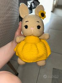 Peluche coniglietta uncinetto amigurumi