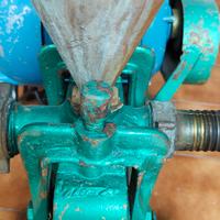 pompa  a pistone x vino o altro