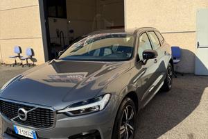 VOLVO XC60 R-DESIGN