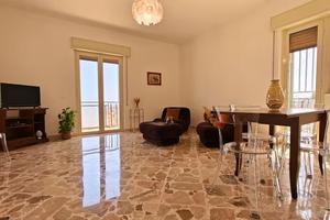 Appartamento in centro con vista mare