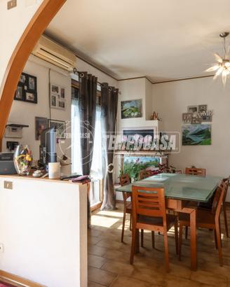 Luminoso Quadrilocale con mansarda e garage a Cast