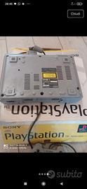 PlayStation 1 con scatola joystick e Memory card