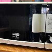 FORNO MICROONDE DELONGHI SFORNATUTTO PARI AL NUOVO