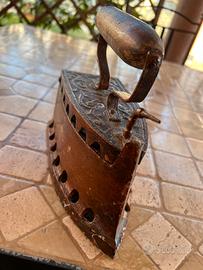 Ferro da stiro antico