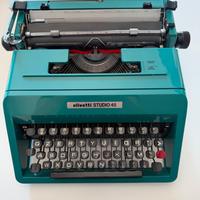 Macchina da scrivere Olivetti 45