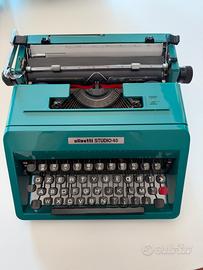 Macchina da scrivere Olivetti 45