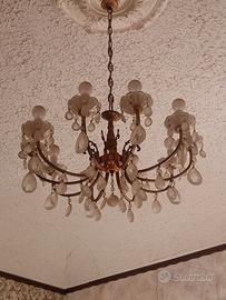 Lampadario a gocce di cristallo