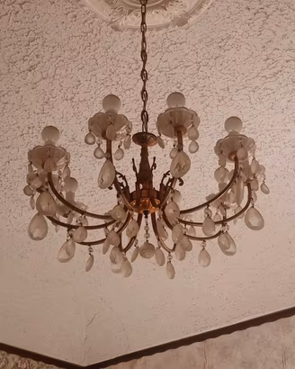 Lampadario a gocce di cristallo