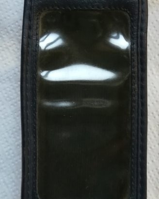 Custodia verticale per telefonino cellulare