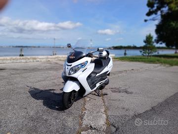Suzuki Burgman 400 abs