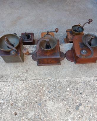 set di antichi  macinini