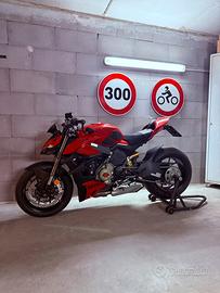 Ducati Streetfighter v4