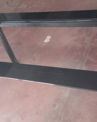 tavolo nero con centro in cristallo  8/10 posti