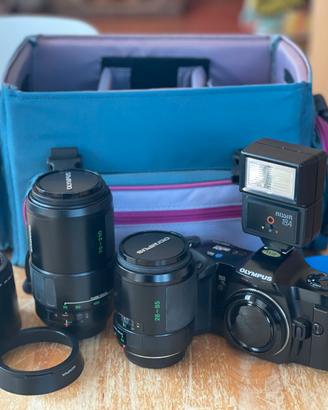 Kit Olympus OM + 2 obiettivi + flash