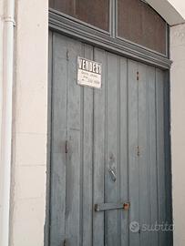 Locale in zona centrale