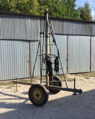 Carrello per irrigatore