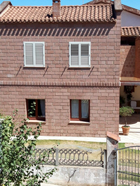 Casa con cortile privato