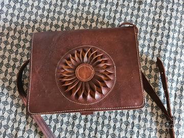 Borsa etnica in cuoio 