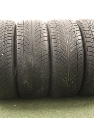 Gomme Goodyear Ultragrip 245 45 18 inverno