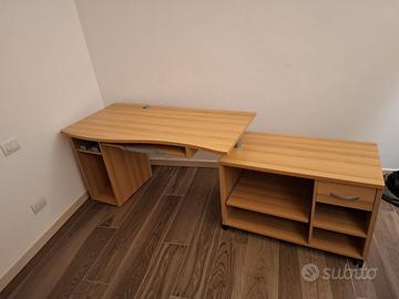 Scrivania angolare in legno