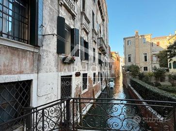 3 unità di pregio in centro storico