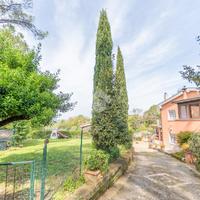 PORZIONE DI BIFAMILIARE A ROMA