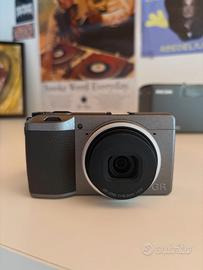 Ricoh GR III Diary Edition – Compatta Premium APS-
