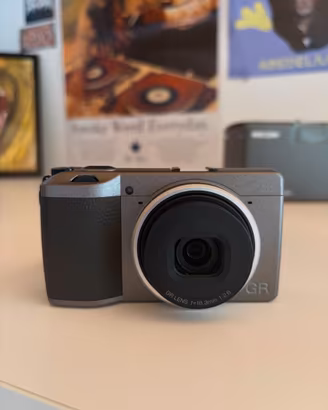 Ricoh GR III Diary Edition – Compatta Premium APS-