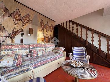 4 LOCALI A SPERLONGA