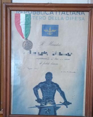 Cimeli militari attestato più medaglia