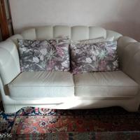 Due Divani in pelle panna 