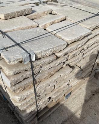 Basole antiche in pietra per interni ed esterni