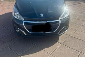 Peugeot 208 PureTech 82 5 porte Allure