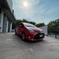 Toyota Yaris HYBRIDA