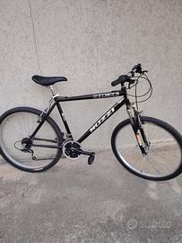 Mountain bike uomo ammorttizzata