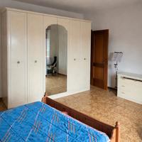 Armadio con ante a specchio