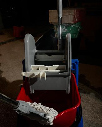 Carrello e mocio professionale