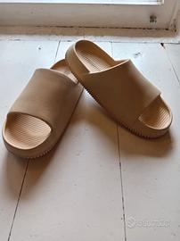 Ciabatte Nike crema donna. No. 40 (26 cm)